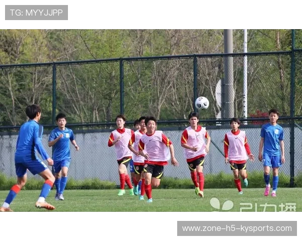 中国足球训练营引入国外专家团队，中国足球培训